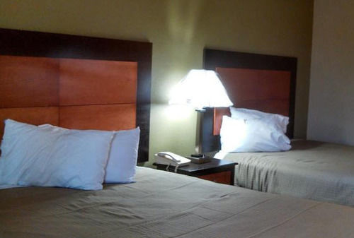 Relax Inn Heth Shell Lake Exterior photo