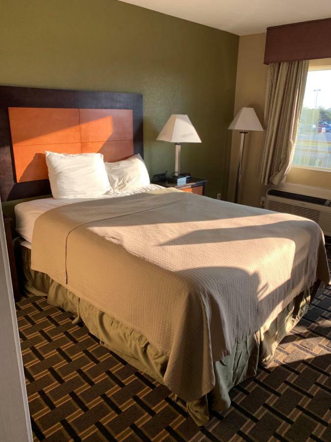 Relax Inn Heth Shell Lake Exterior photo